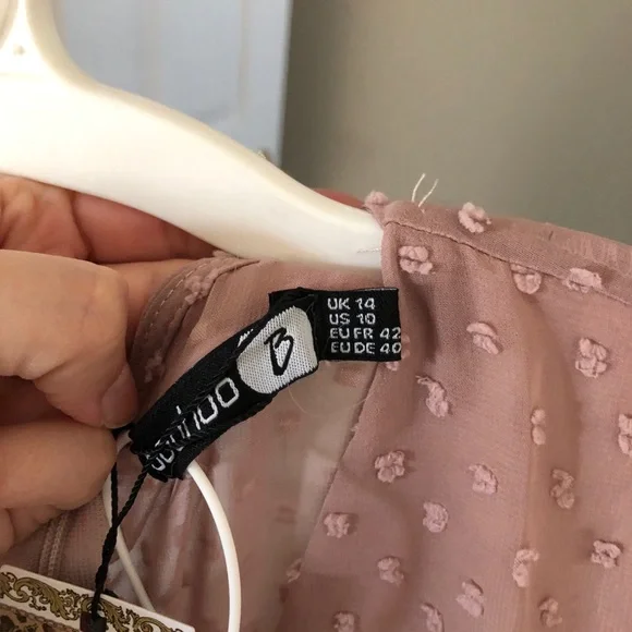 Boohoo dress - Picture 2 of 4